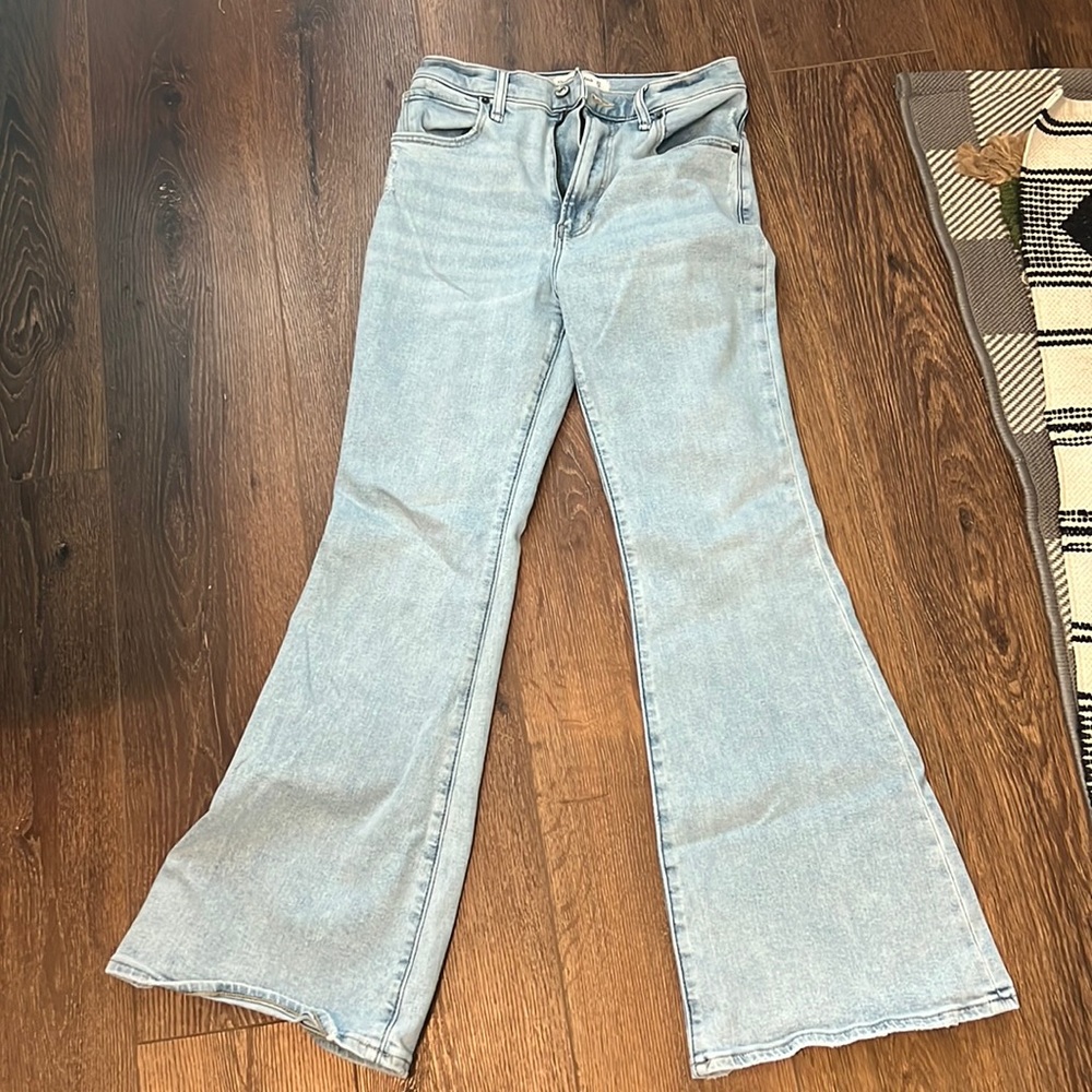Abercrombie flare ultra high rise jeans. Size 27/4 short